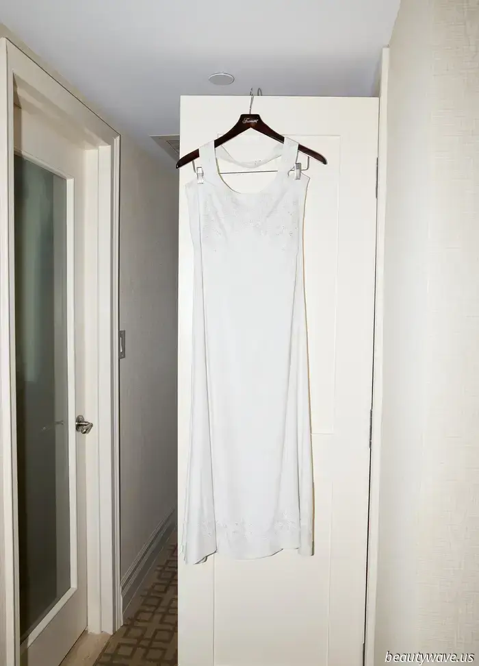 Die aufstrebende Schauspielerin Sophie Telegadis trug für ihr Spielfilmdebüt das Vintage-Kleid ihrer Träume.