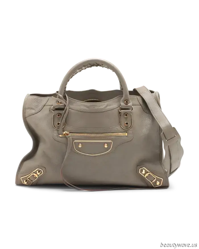 Elsa Hosk lanzó una colección cápsula con Reklaim que presenta los bolsos más elegantes.