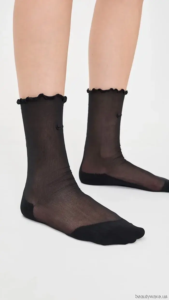 Predicción: Cada chica It llevará este accesorio con tacones para octubre.