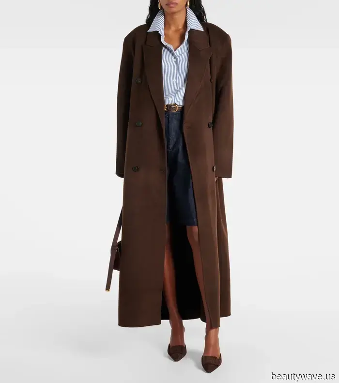 Più chic del cammello e altrettanto versatile del nero: questo è il colore del cappotto che le persone eleganti indossano questo inverno.