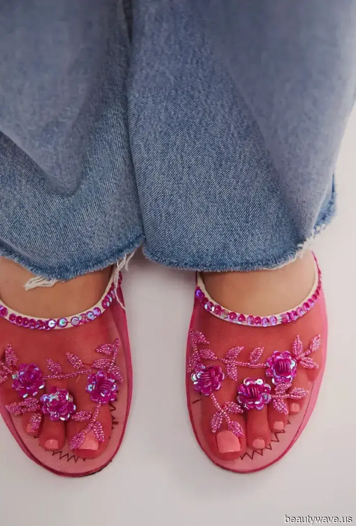 Ob es dir gefällt oder nicht, das ist der Sandalen-Trend, den coole Mädchen diesen Sommer mit Shorts, Jeans und Kleidern stylen.