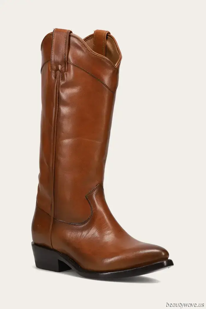 Katie Holmes trägt schon jetzt den Boho-Boot-Farbtrend, den alle Modeleute diesen Herbst tragen werden.