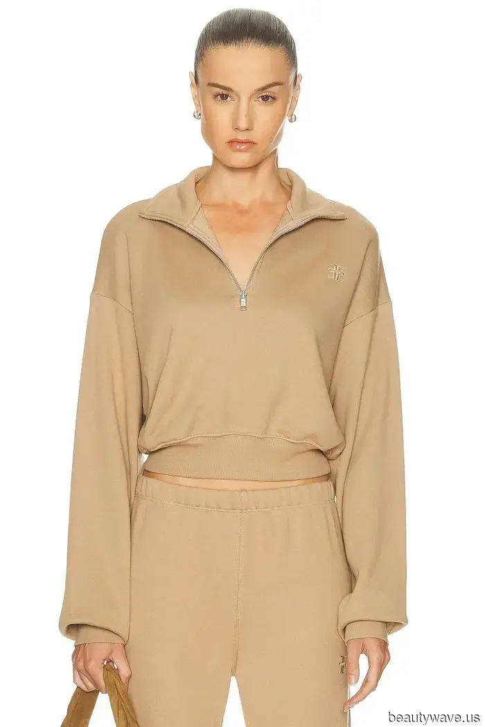 Sì, questo è ufficialmente l'oggetto alla moda da indossare in aeroporto in questo momento.