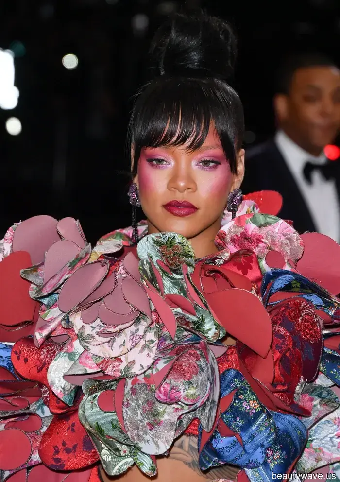 Dal 1981 al 2025, questi look di bellezza del Met Gala sono i migliori di sempre indiscussi.