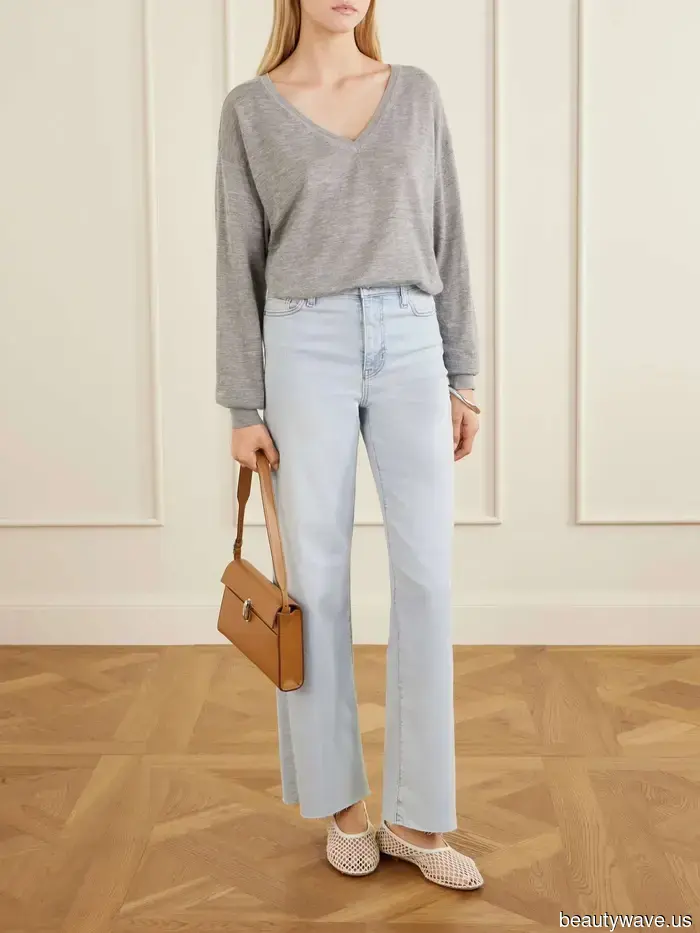 If you're looking for summer jeans outfit ideas, here are the 6 styles that French women are frequently sporting.