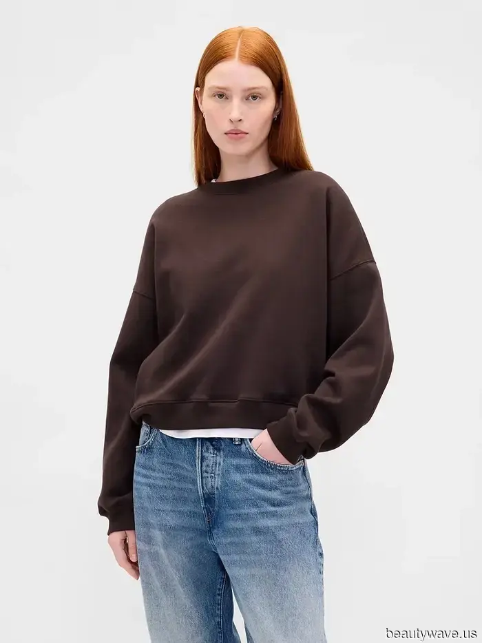 Mark My Words: This is How Everyone Will Sport Their Sweatshirts in Fall 2026.