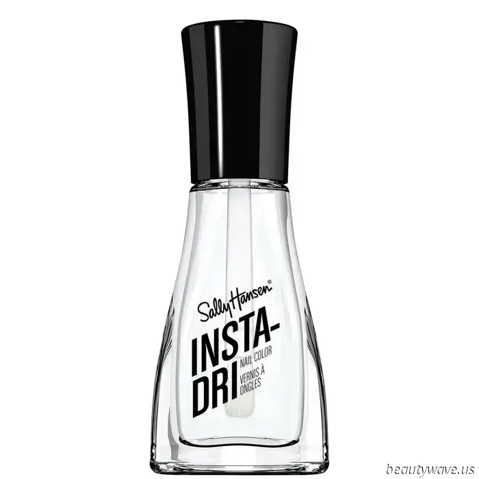 The Subtle French Manicure Is a Summer Essential—Here’s How to Style It.