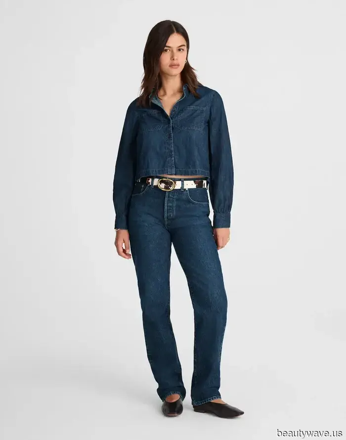 Halten Sie die hellblauen Jeans&mdash;Die Menschen in Paris wissen, dass dieser Denim-Trend für den Herbst weit überlegen ist.