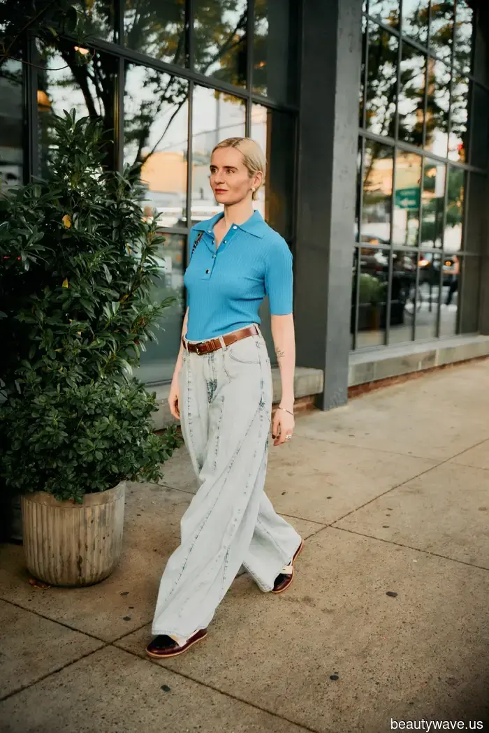 Prima Jennifer Aniston negli anni '90, ora J.Law&mdash;Nessun outfit con jeans è completo senza questo tocco di stile