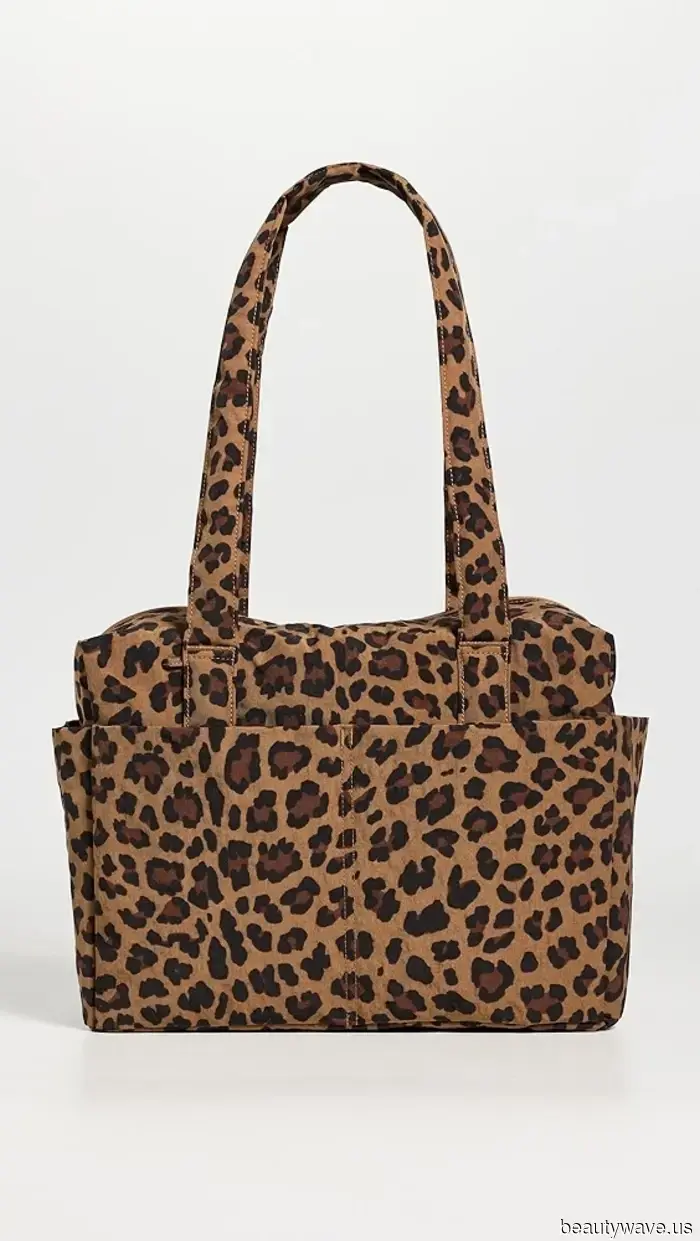 Forget the black shoes and black bag—this shoe and bag pairing looks so much cooler.