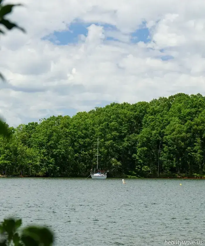 11 Lake Getaway Ideas That Are Even More Enjoyable Than the Beach