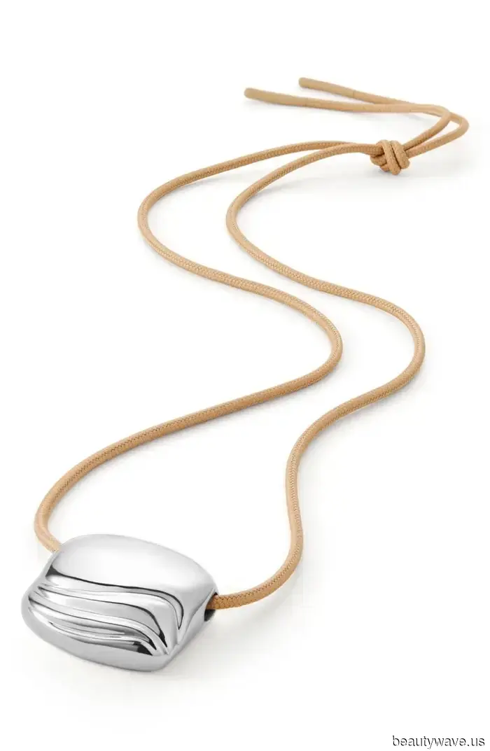These 6 accessory trends for 2026 instantly enhance the cool factor of any spring and summer outfit.