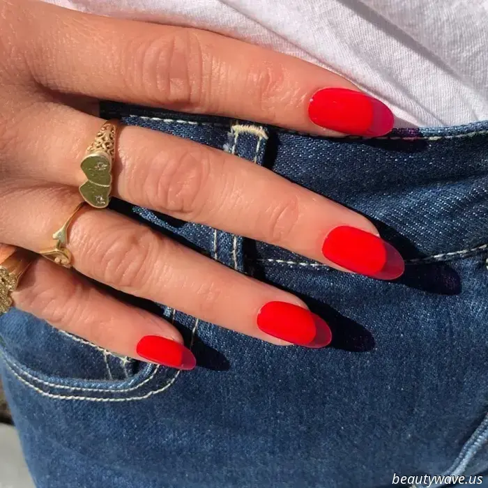Do you recall Jelly Shoes? This Juicy Manicure serves as the nail counterpart inspired by the '90s.