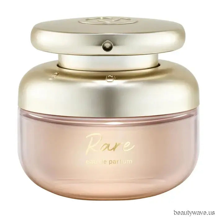 Новый парфюм Rare Beauty — это всё, о чём может говорить моя группа в чате. Вот мои честные мысли.