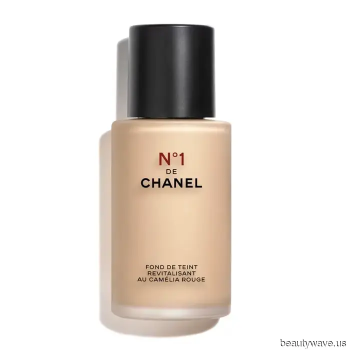 He probado cientos de bases—sigo volviendo a esta de Chanel.