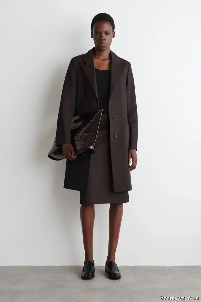 Nessuno rende il denim più chic delle donne francesi&mdash;3 tendenze di scarpe che stanno abbinando ai jeans a sigaretta in questo momento