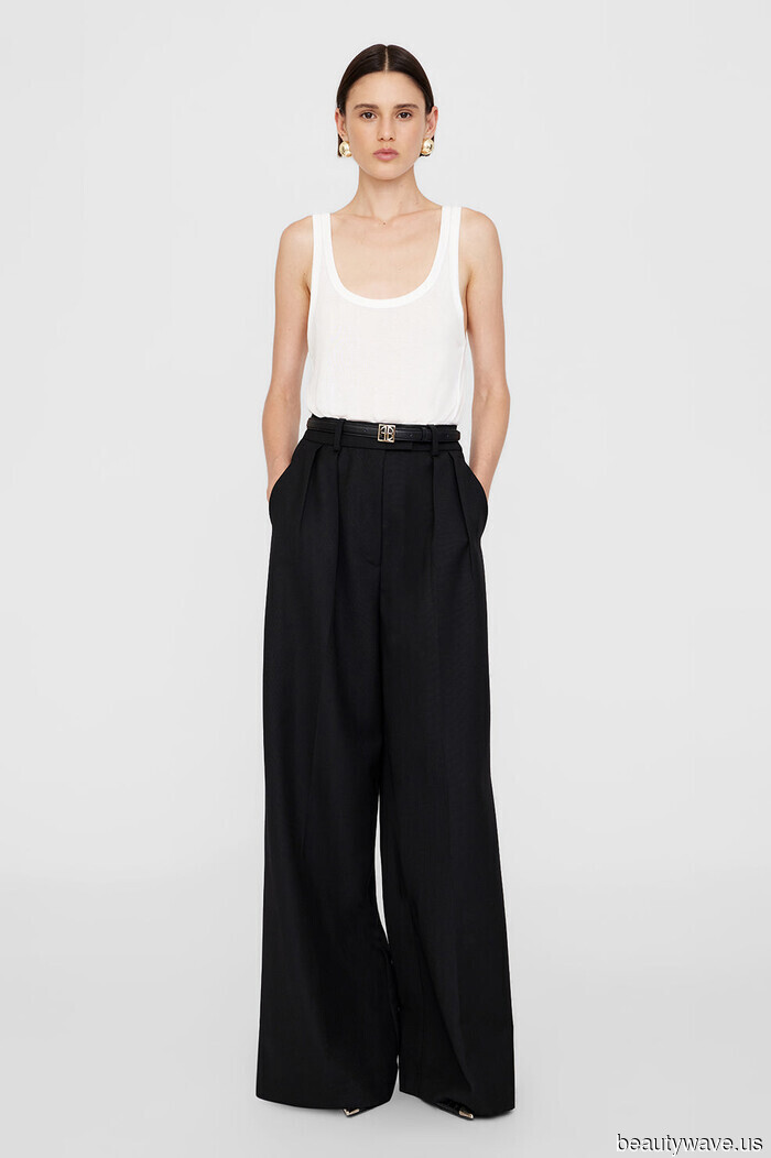 I work in the fashion industry in New York City, and this is my capsule wardrobe (stylish looks are created with it).