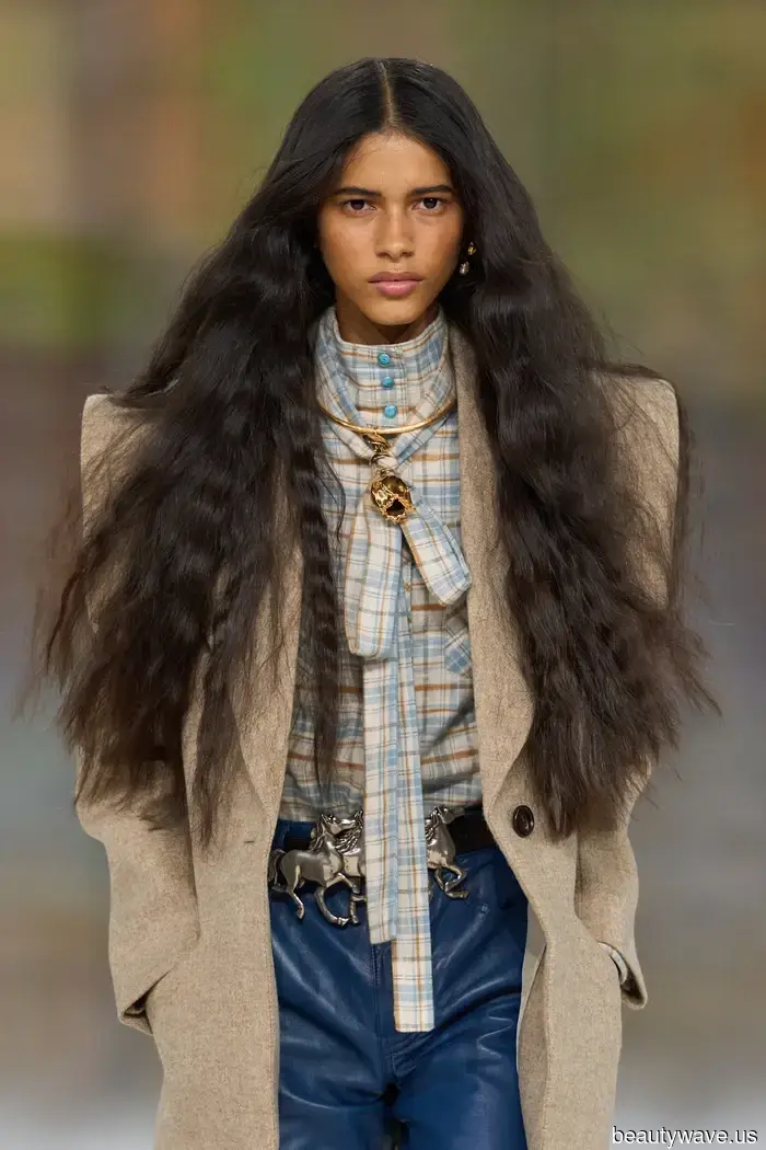 Quiet luxury is out—here are three jewelry trends that everyone with great style will embrace this fall.