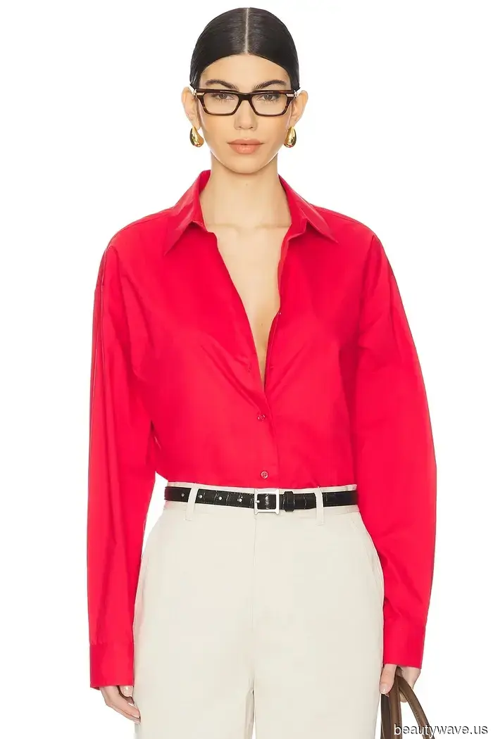 Si amas la ropa atemporal y elegante, esta es la marca para comprar en Revolve.