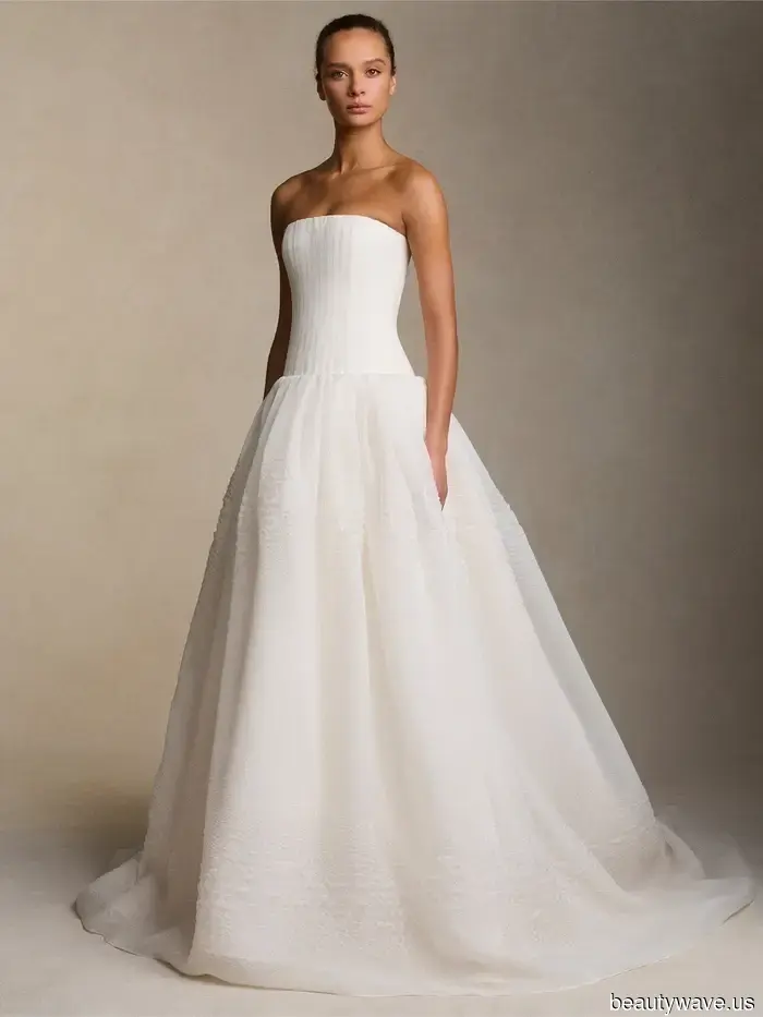 An Elegant Barbecue Dinner and a Danielle Frankel Gown Create the Ambiance for This Fashion Editor's Wedding in Texas