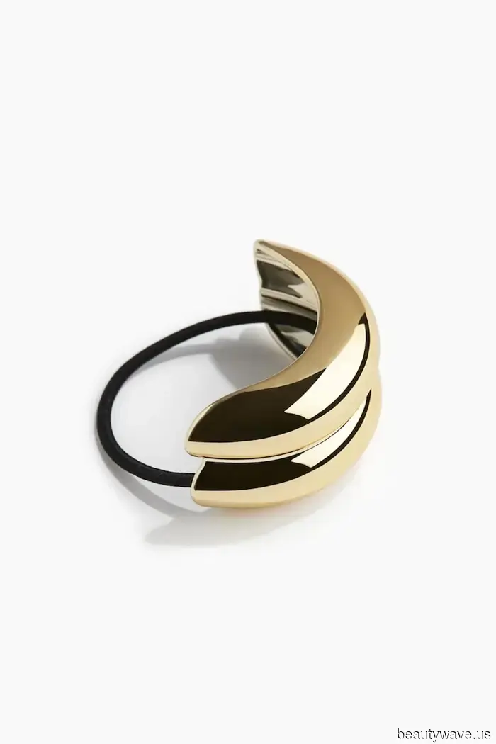 Goodbye, Slicked-Back Bun—This Is the Effortless Hairstyle I'll Be Rocking All Winter.