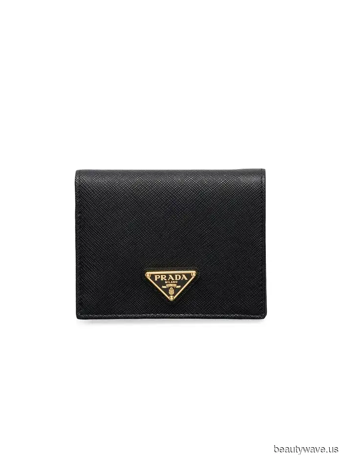 Модный редактор заходит в Saks Fifth Avenue&mdash;вот что они присматривают к праздникам