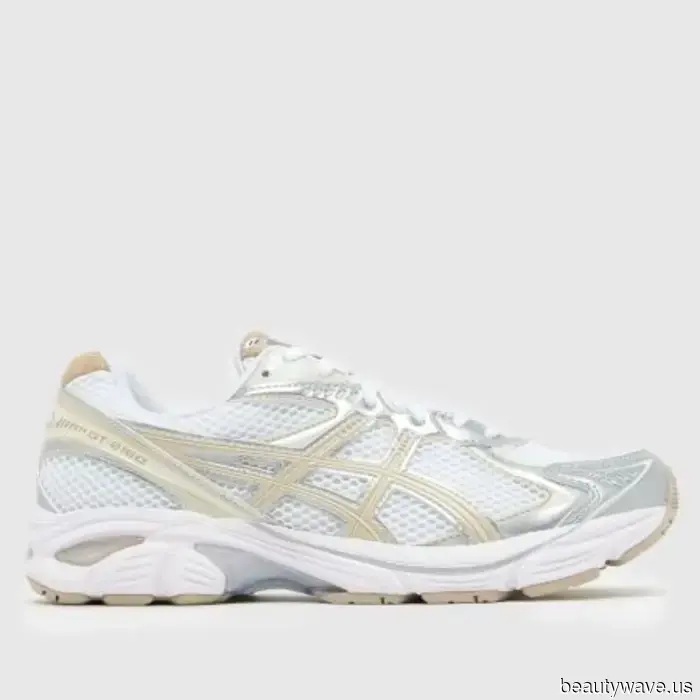 Farewell, Sambas—In 2026, It Girls Will Only Combine These 5 Trainers with Leggings