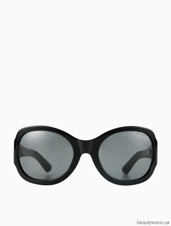 Capris, gafas de sol, bufandas&mdash;el estilo veraniego de Jackie O nunca ha sido más relevante.