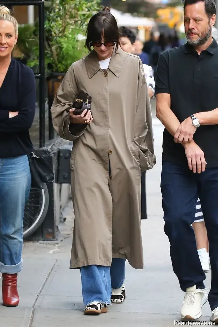 El estampado de leopardo está bien, pero esta es la inesperada tendencia de calzado que la gente de moda ya está usando repetidamente.