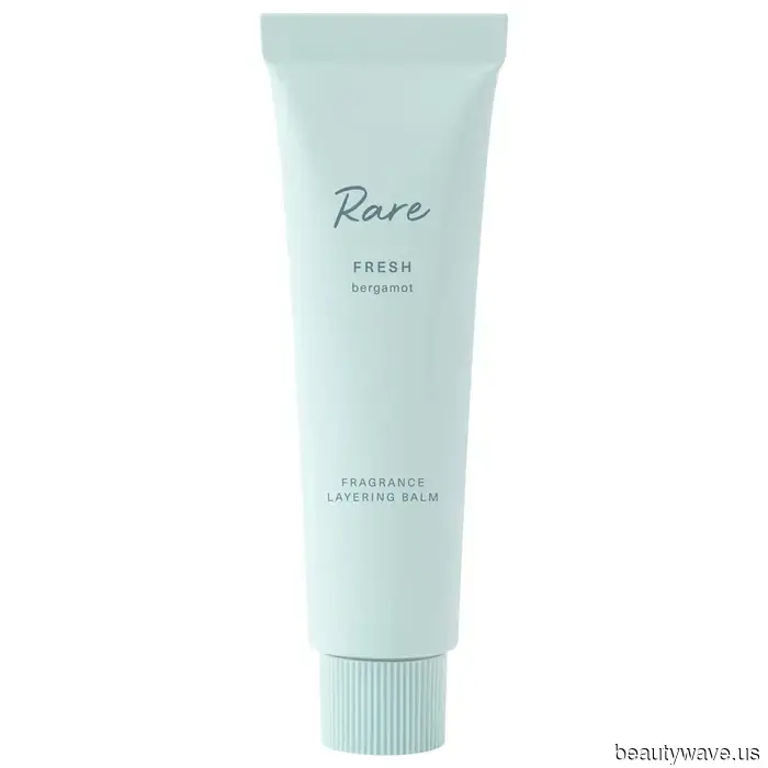 Новый парфюм Rare Beauty — это всё, о чём может говорить моя группа в чате. Вот мои честные мысли.