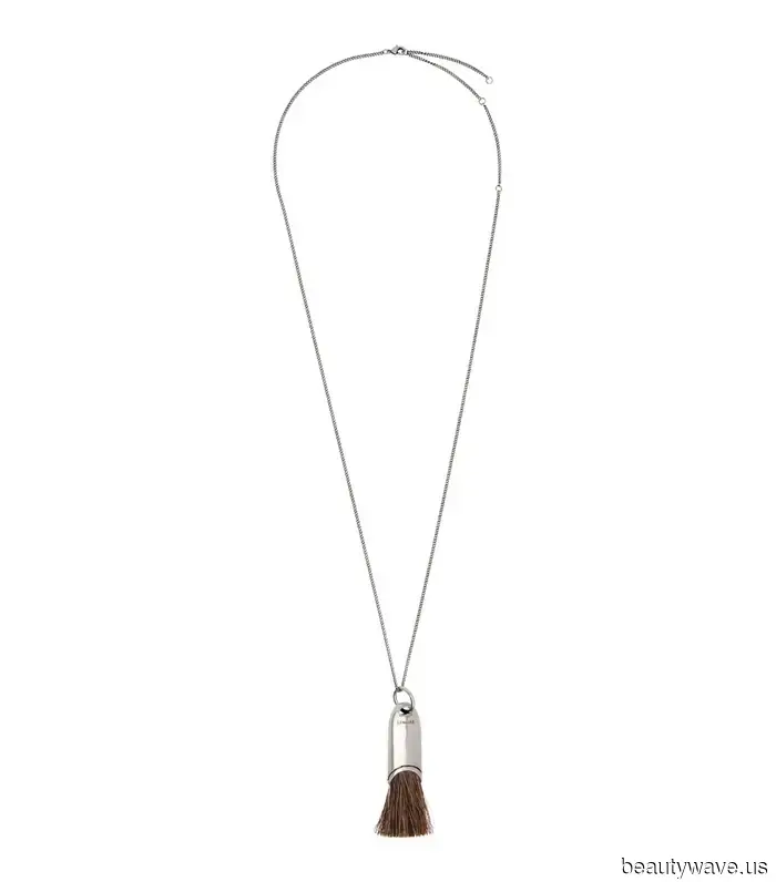 The Unexpected Jewelry Trend That People Are Pairing With Coats and Sweaters This Season