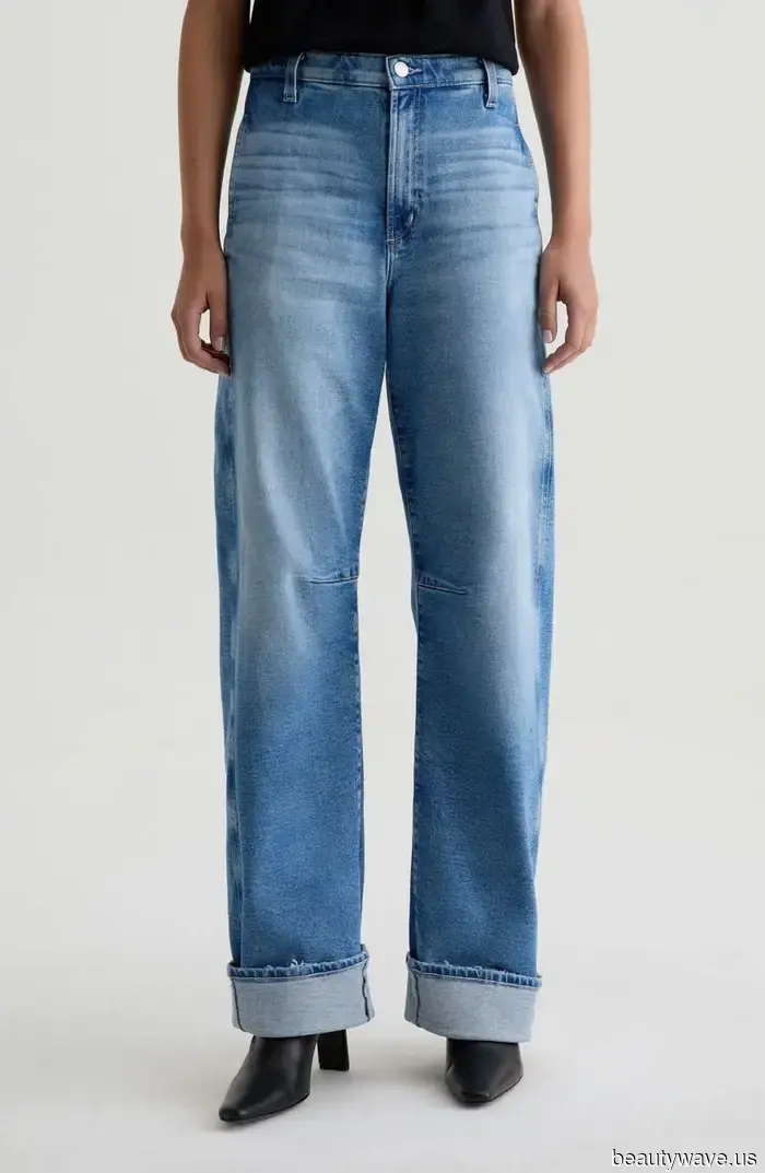 Stylish Individuals in London Will Sport These 6 Jeans-and-Shoe Pairings in 2026.