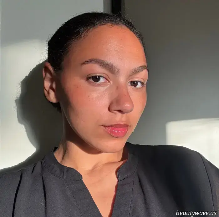 I came across this $19 blush at BTS during NYFW—now it has become my top choice for achieving dreamy, dewy makeup.