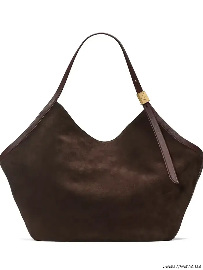 All of my most fashionable friends are already sporting this fall bag trend.