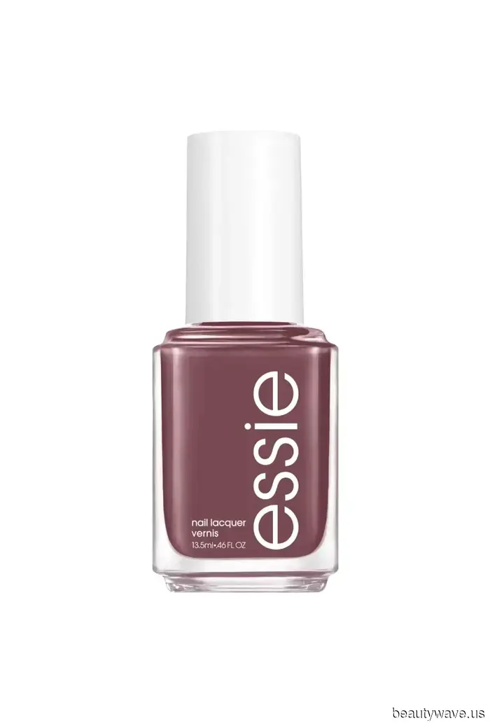 From Soft Petals to Moist Grass Blades—April's Popular Nail Shades Capture the Essence of Spring Foliage