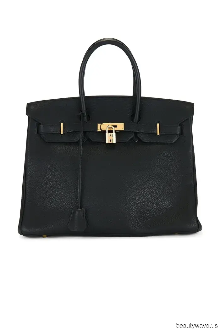 Der größte Rocktrend 2025 sieht am coolsten aus, wenn er mit diesen Hemd- und Absatzschuhtrends kombiniert wird.