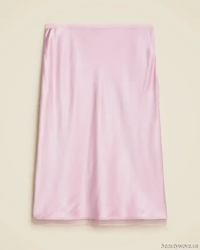 Is Neutral Dressing Starting to Feel Dull? These Colorful Cult Items Suggest So.