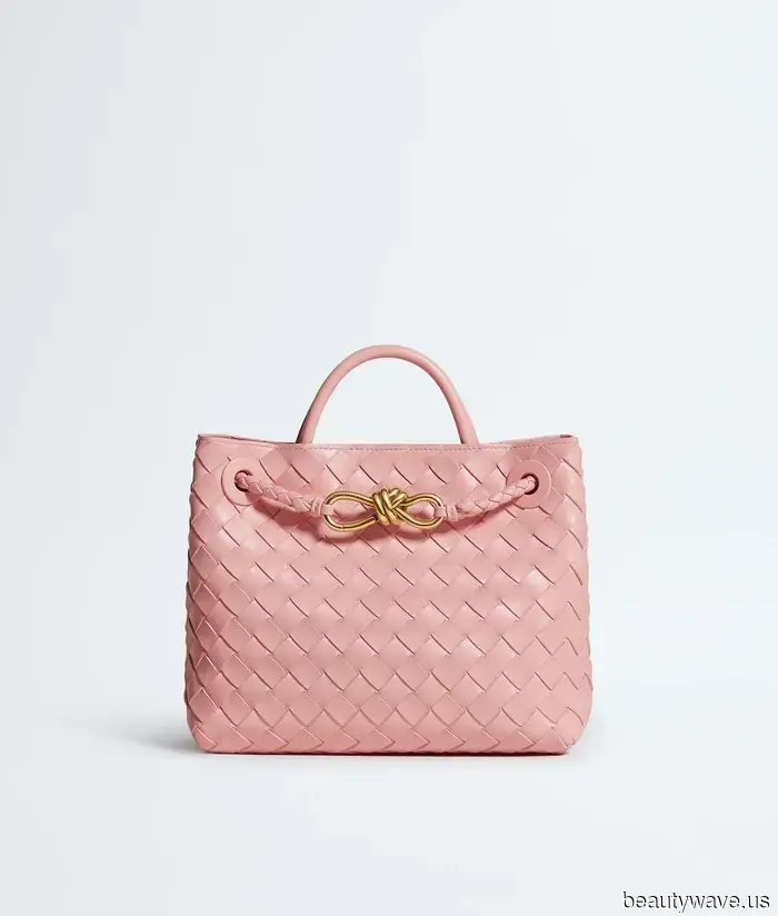 No Leggings, No Loafers—7 Outfits That Show Celebrities Excel at Airport Style