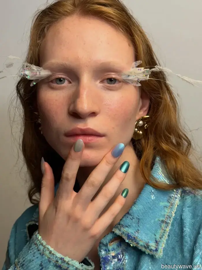 Chiamandolo: Queste manicure ispirate alle sirene di Chanel sono destinate a diventare virali