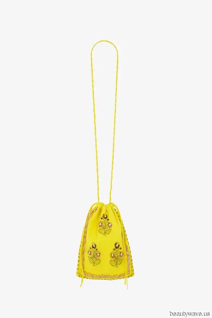 Not a Clutch—The Evening Bag Has Been Revamped to Reflect This It Girl Trend for 2026.