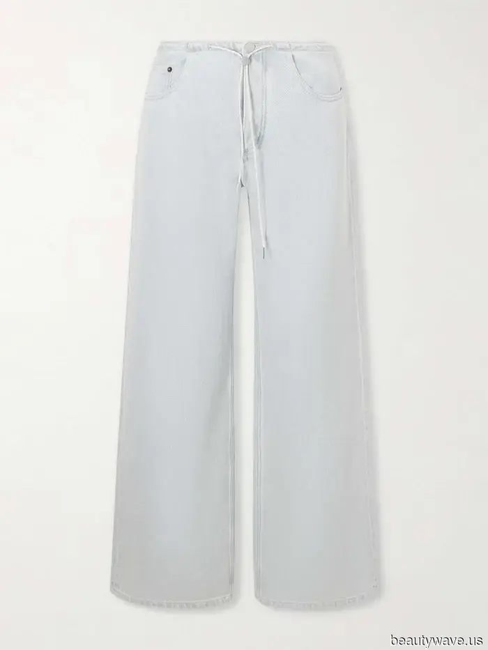 If you're aiming for a chic look this summer, swap out barrel jeans for one of these 6 denim trends.