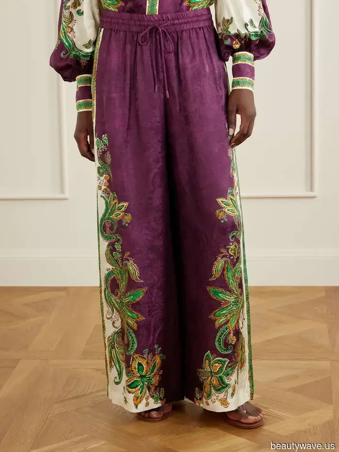 Si quieres que las chanclas se vean elegantes, olvida los pantalones de lino&mdash;optar por esta tendencia de pantalones en su lugar.