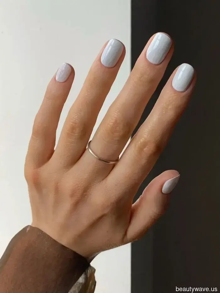 Not Milky White, Not Pink—This Is the Subtle Nail Color That Fashion Enthusiasts Are Obsessed With.
