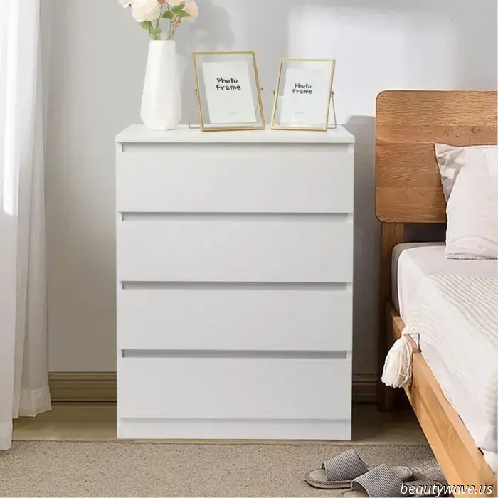 Our Graphic Designer's Chicago apartment resembles that of a luxury hotel.