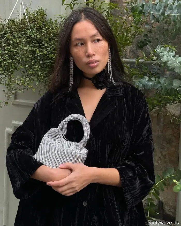 Модные люди сейчас тянутся к маленьким бисерным сумочкам&mdash;31 стильный вариант, который привлек мое внимание