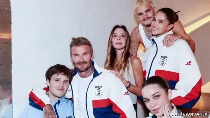 Victoria Beckham hat mir gerade die schickste Art gezeigt, in diesem Sommer ein Tanktop zu tragen.
