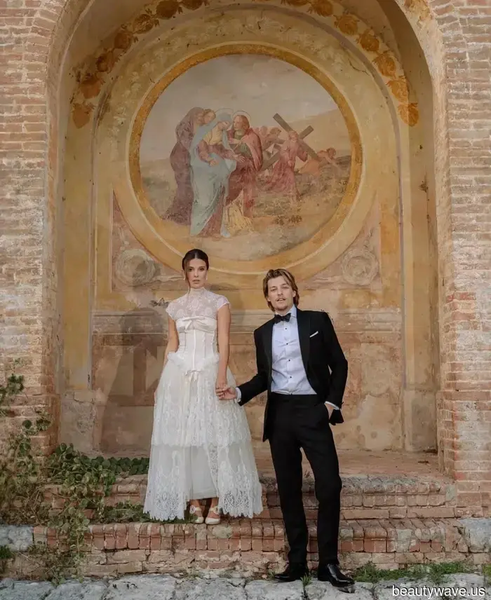 Here are the Leading Vintage Wedding Dress Brands of 2026, as Recommended by Experts.