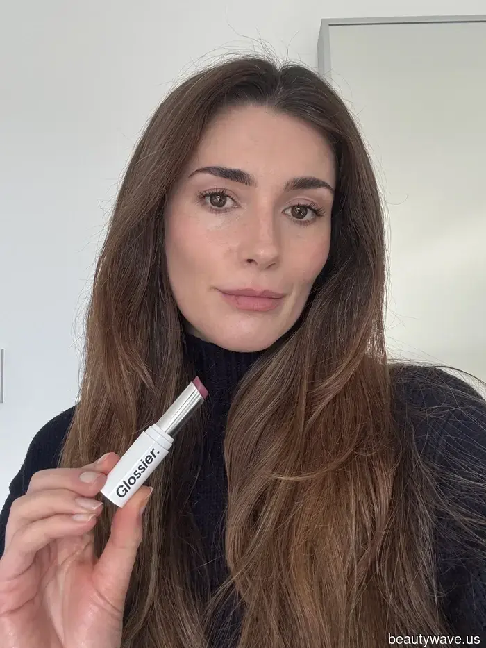 All I want to sport right now are blurred lips, and these 7 balms provide just that.