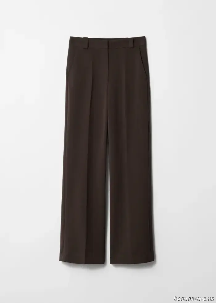 Modebewusste wissen, dass diese wohlhabend wirkende Farbkombination einfache Sommeroutfits um das Zehnfache eleganter macht