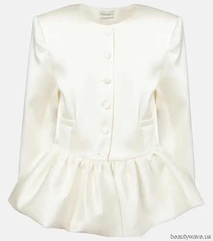 Während der Pariser Modewoche stylte jeder Leggings mit diesem Schuhtrend, und ich mache mir Notizen.